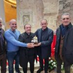 NATALE 2024 – Confartigianato e Coldiretti offrono in dono ai Vescovi delle Diocesi di Brindisi-Ostuni e Oria la statuina per il Presepe, simbolo della qualità made in Italy