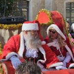 Natale a Fasano: Babbo Natale ha salutato i bambini in piazza Ciaia