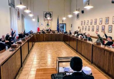 Consiglio comunale di Mesagne, unanimità per la cittadinanza onoraria ai magistrati De Donno ed Emiliano